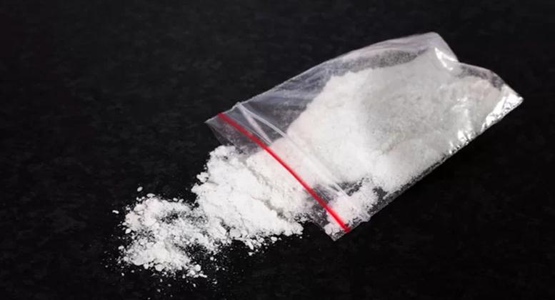 Após comprar sal achando que era cocaína, jovem chama polícia para ...