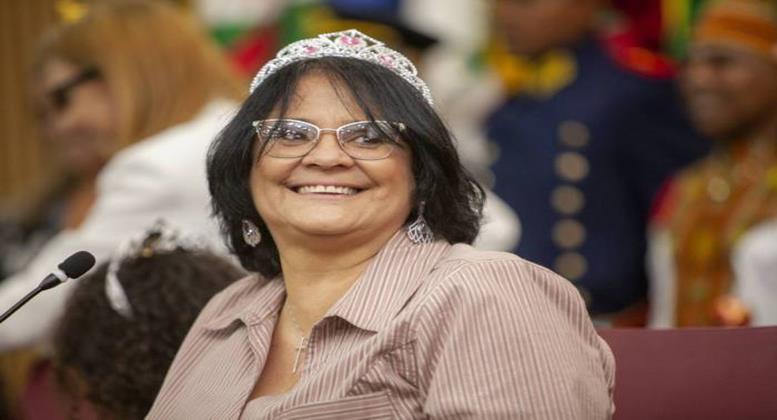 Princesa Damares': senadora viraliza ao dizer que quer dividir Ilha do  Marajó e construir 'principado