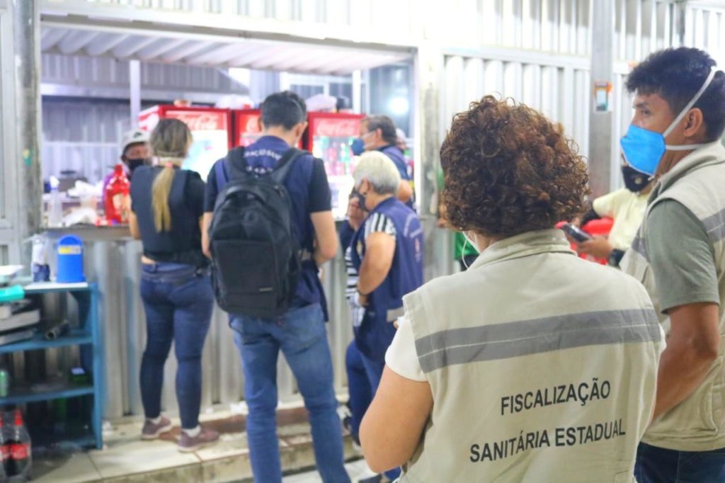 festa clandestina estabelecimentos fechados Manaus