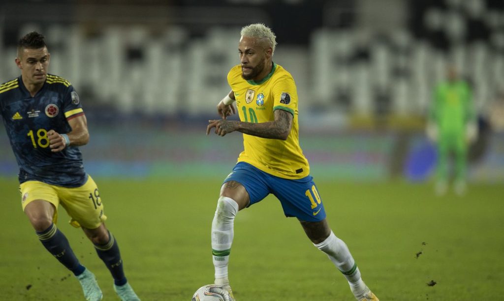 Ranking FIFA 2021: Brasil segue em 2º lugar atrás da Bélgica na última edição do ano. Top 10 inalterado com França (3ª), Inglaterra (4ª), Argentina (5ª), Itália, Espanha, Portugal, Dinamarca e Holanda. Seleção canarinho mantém vice-liderança mundial.