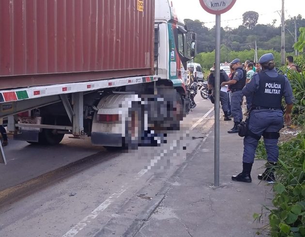 Veja V Deo Mulher Morre Ap S Ser Arrastada E Esmagada Por Carreta Em Manaus