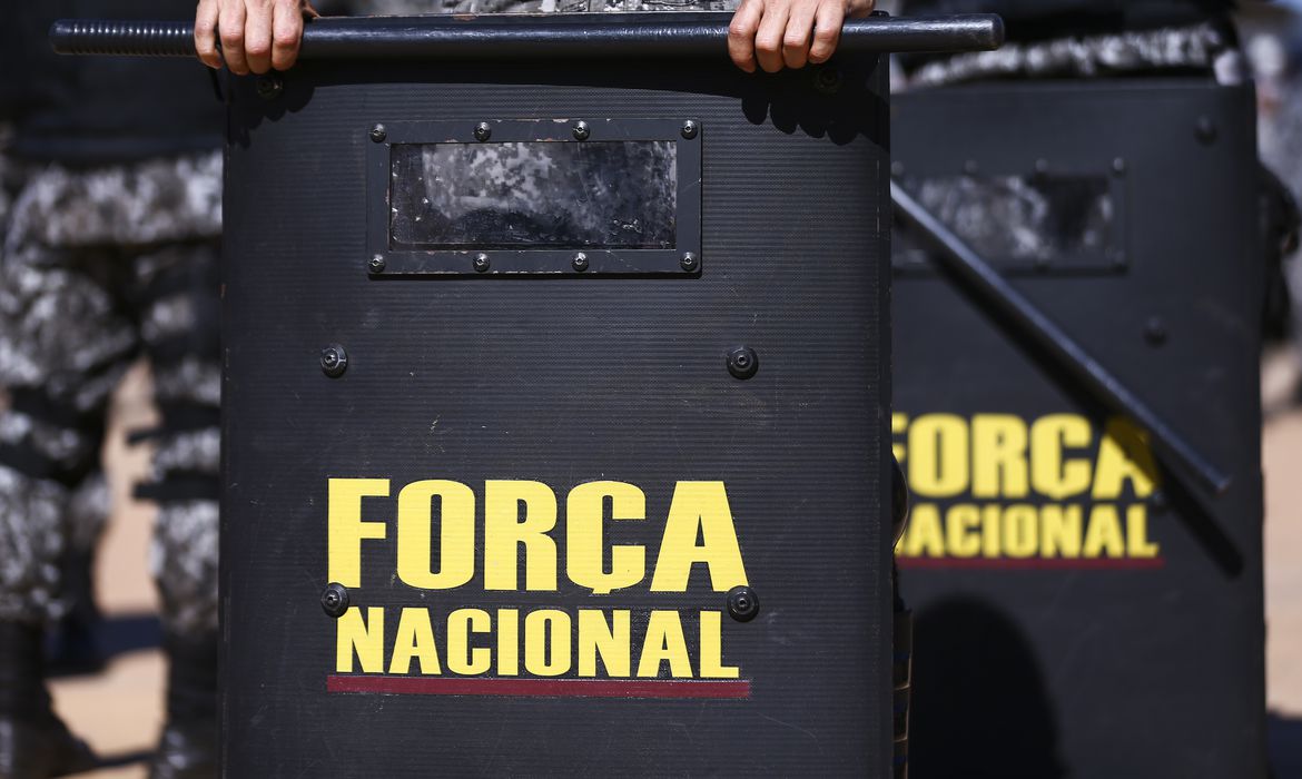 cerimônia de entrega de itens de segurança para a força nacional no amazonas
