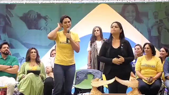 Michelle Bolsonaro conta que filha Laura foi xingada de 'puta' na escola