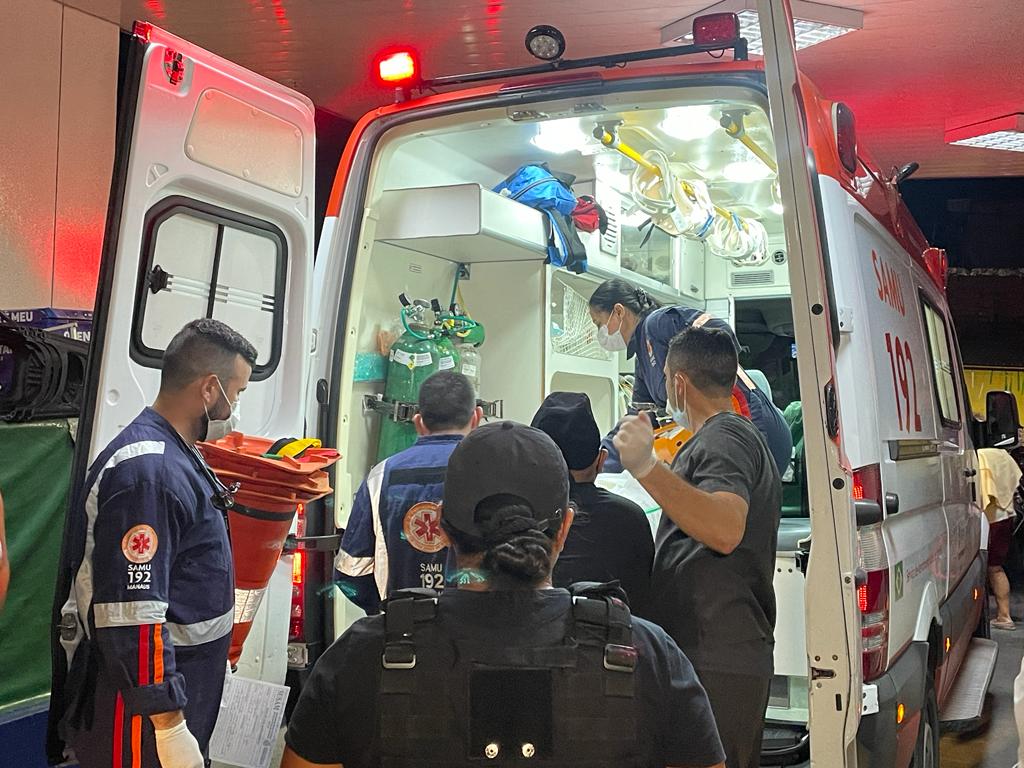 Criminoso morre e outro &eacute; baleado em confronto com policiais em Manaus