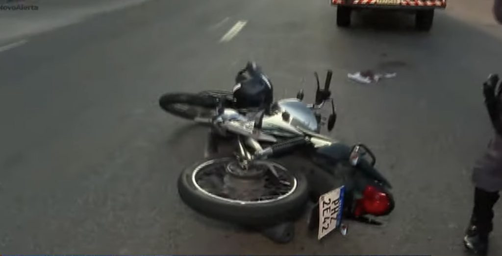 Entregador morre em acidente de trânsito em avenida de Manaus