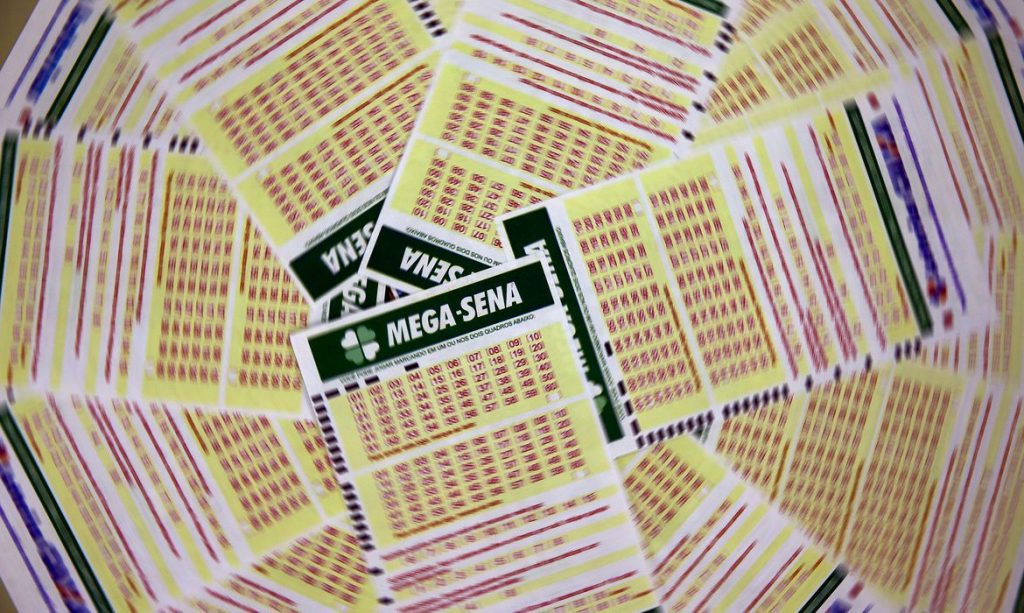 Nenhum apostador acerta Mega; prêmio acumula e vai a R$ 75 milhões