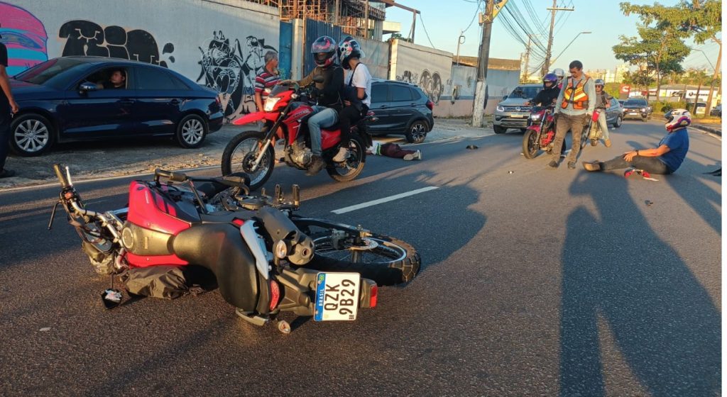 Funcionário público tenta atravessar avenida e morre atropelado em Manaus