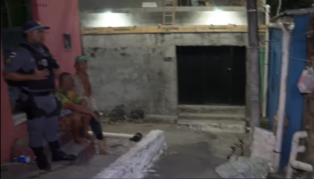 Garrafa é morto a tiros e assassinos deixam bilhete ao lado do corpo