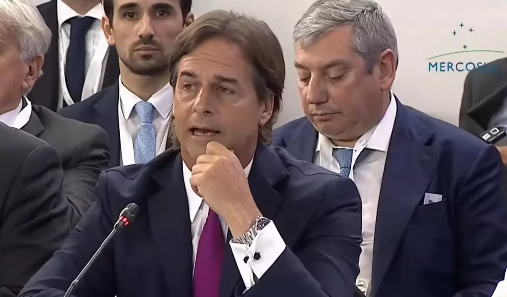 Presidente do Uruguai critica ditadura de Maduro na Venezuela e constrange Lula