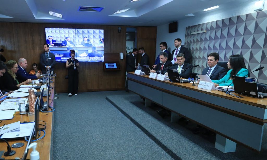 Advocacia do Senado: CPMI pode propor acordo de delação