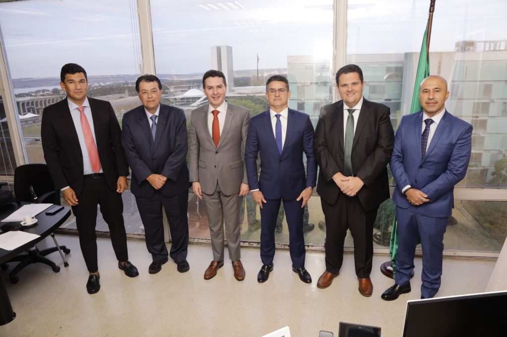 Prefeito David Almeida busca recursos em Brasília