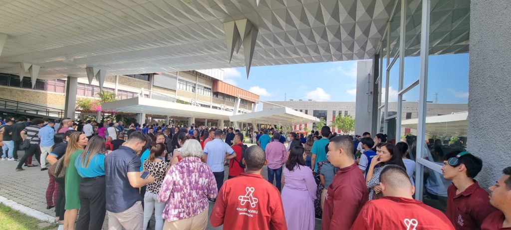 TCE-AM faz simulação de evacuação de emergência e salvamento