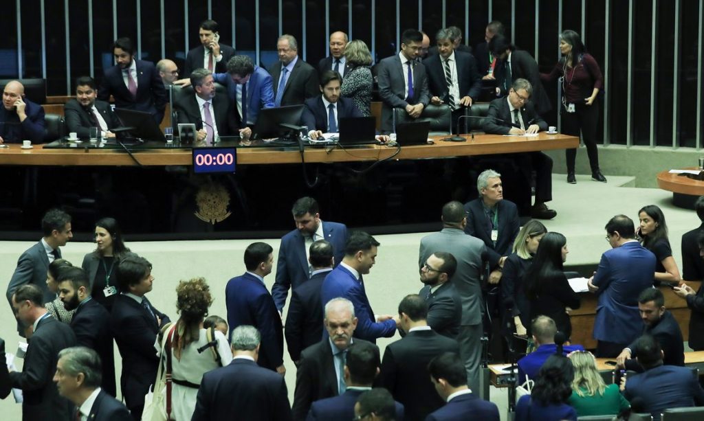 Desoneração da folha é prorrogada até 2027