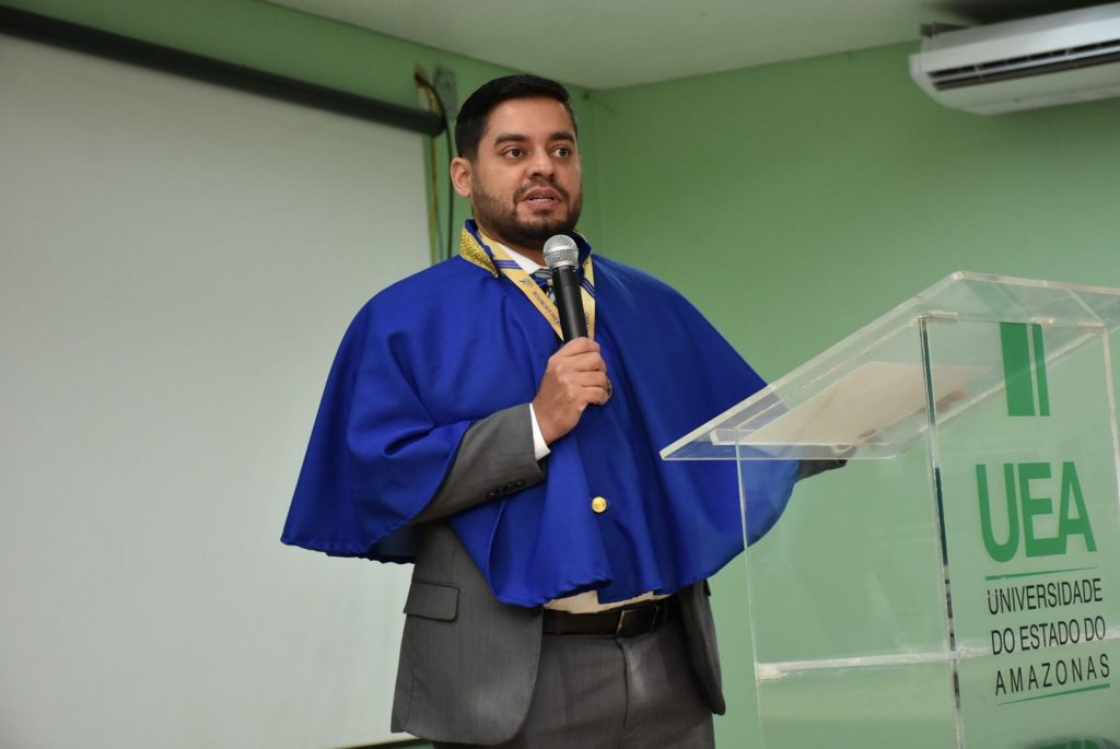 Reitor e pró-reitor da UEA tomam posse na Academia de Literatura