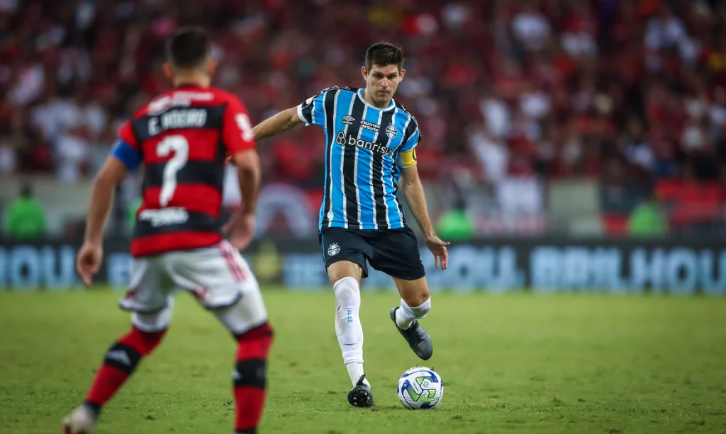 Flamengo e Grêmio enfrentam-se em Porto Alegre no Brasileirão