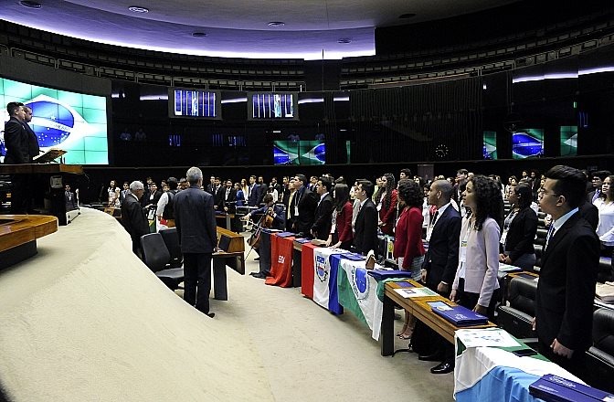 Quatro estudantes do Amazonas são pré-selecionadas para etapa final do Parlamento Jovem Brasileiro