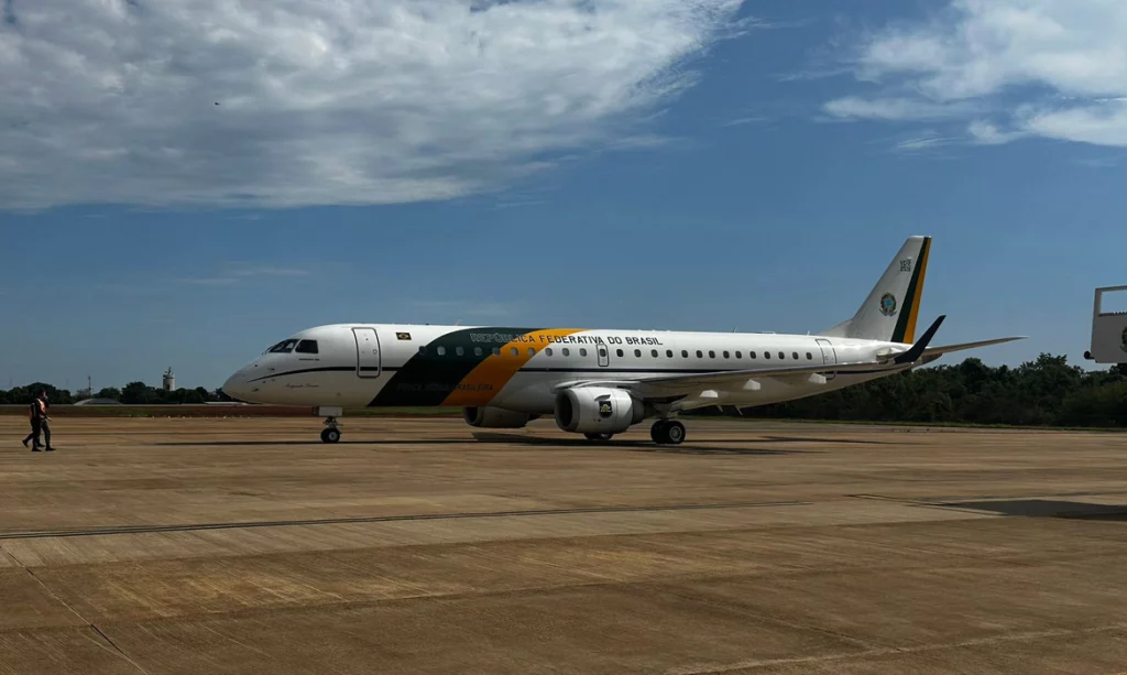 Voo com brasileiros repatriados da Cisjordânia pousa em Brasília