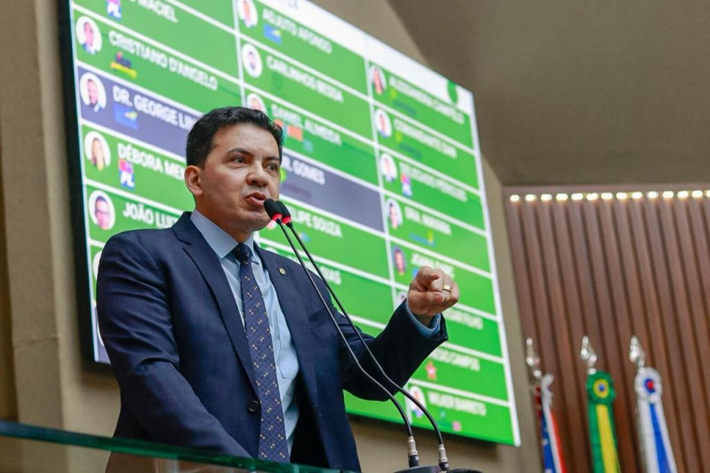 Deputado Delegado Péricles repudia visitas da Dama do Tráfico ao Ministério da Justiça e Segurança Pública"