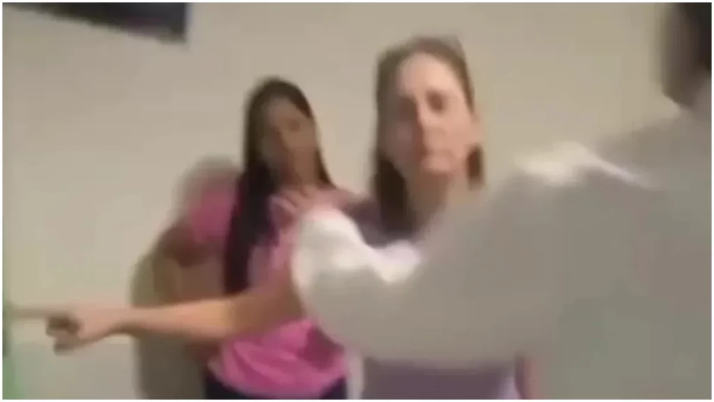 Esposa invade consultório e agride paciente; veja vídeo.