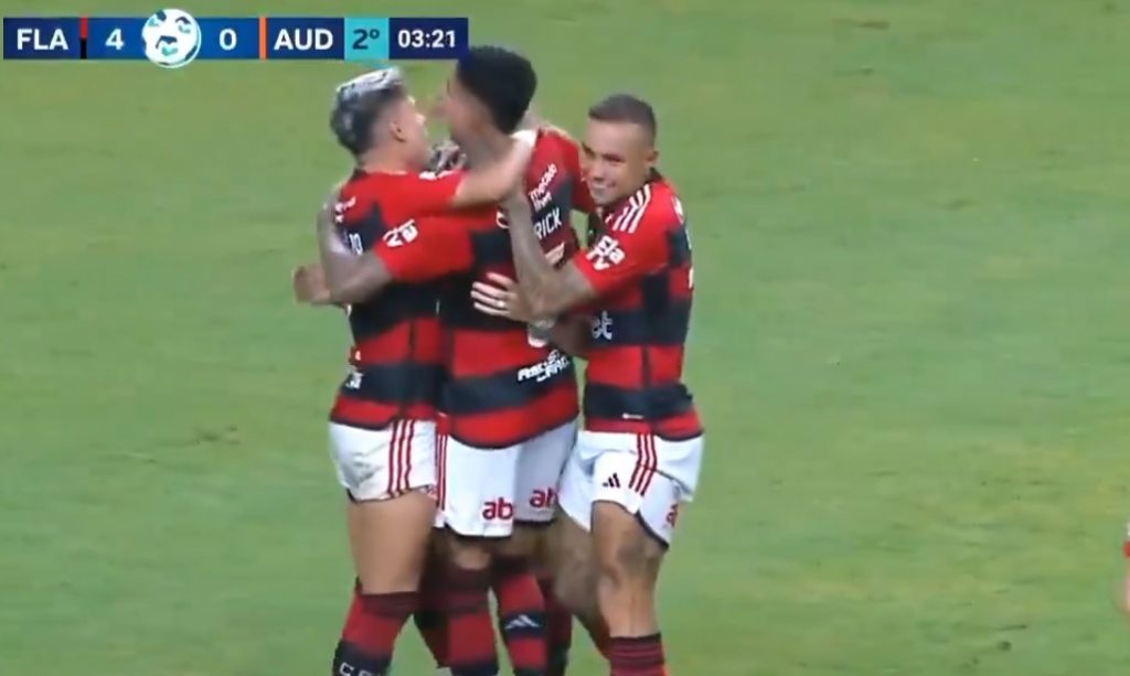 Flamengo faz 4x0 contra o Audax com gol de Varela na Arena da Amazônia