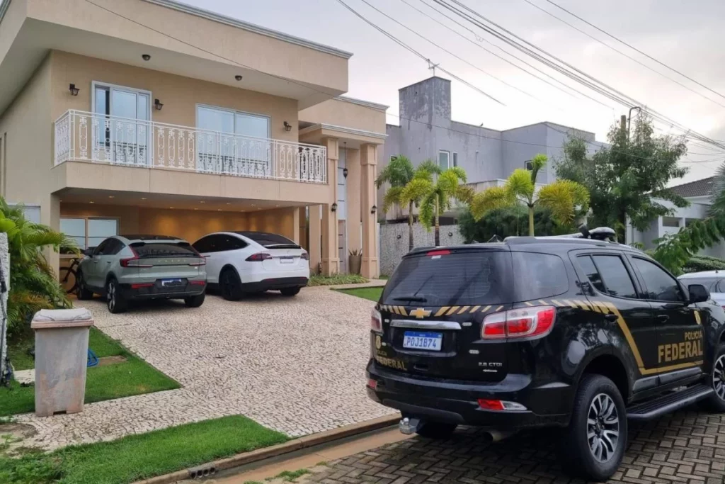 Mansão de Simone Mendes foi comprada por ladrões russos que viraram alvos da PF