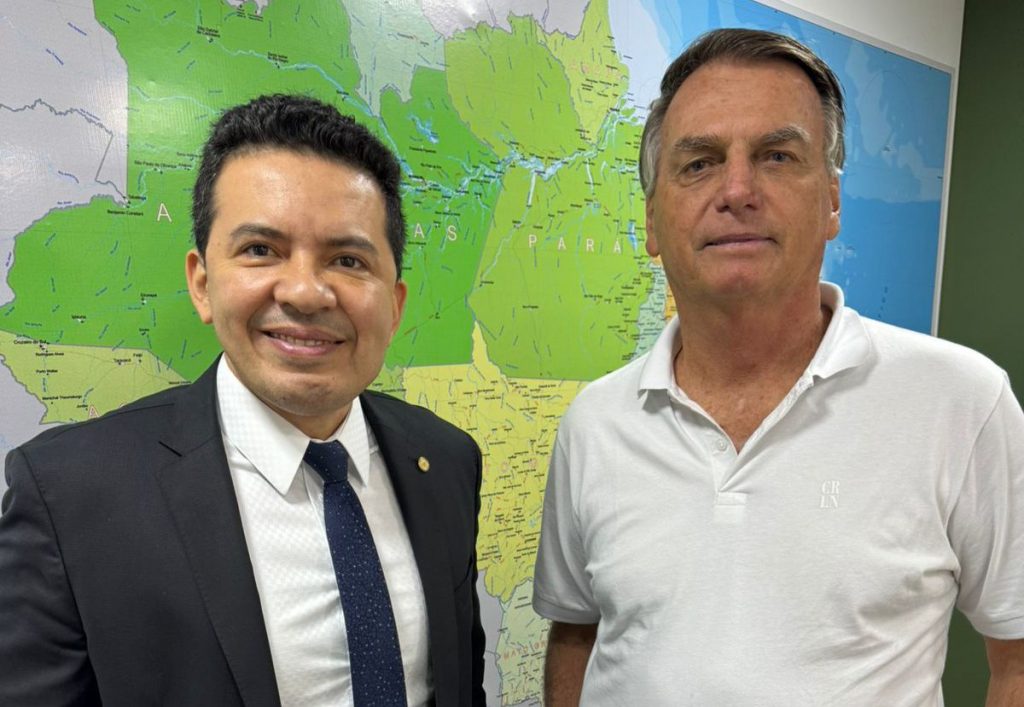 Assista: Ao lado de Delegado Péricles Bolsonaro confirma vinda à Manaus