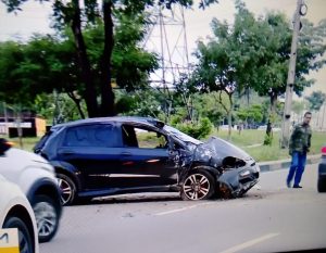 Homem fica ferido durante acidente na Avenida das Torres em Manaus