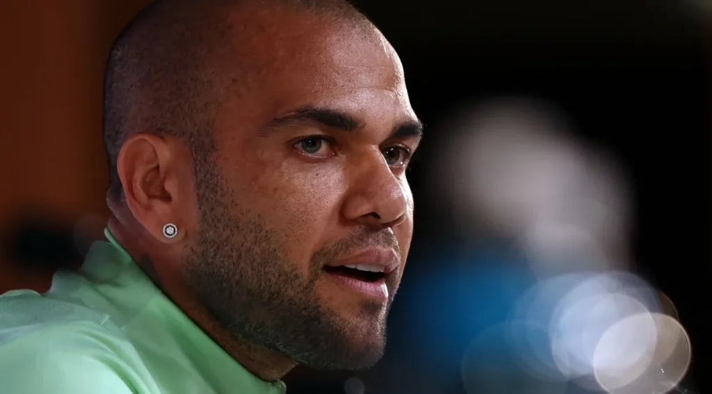 Daniel Alves vai receber 1 2 milhão de euros do Tesouro Espanhol