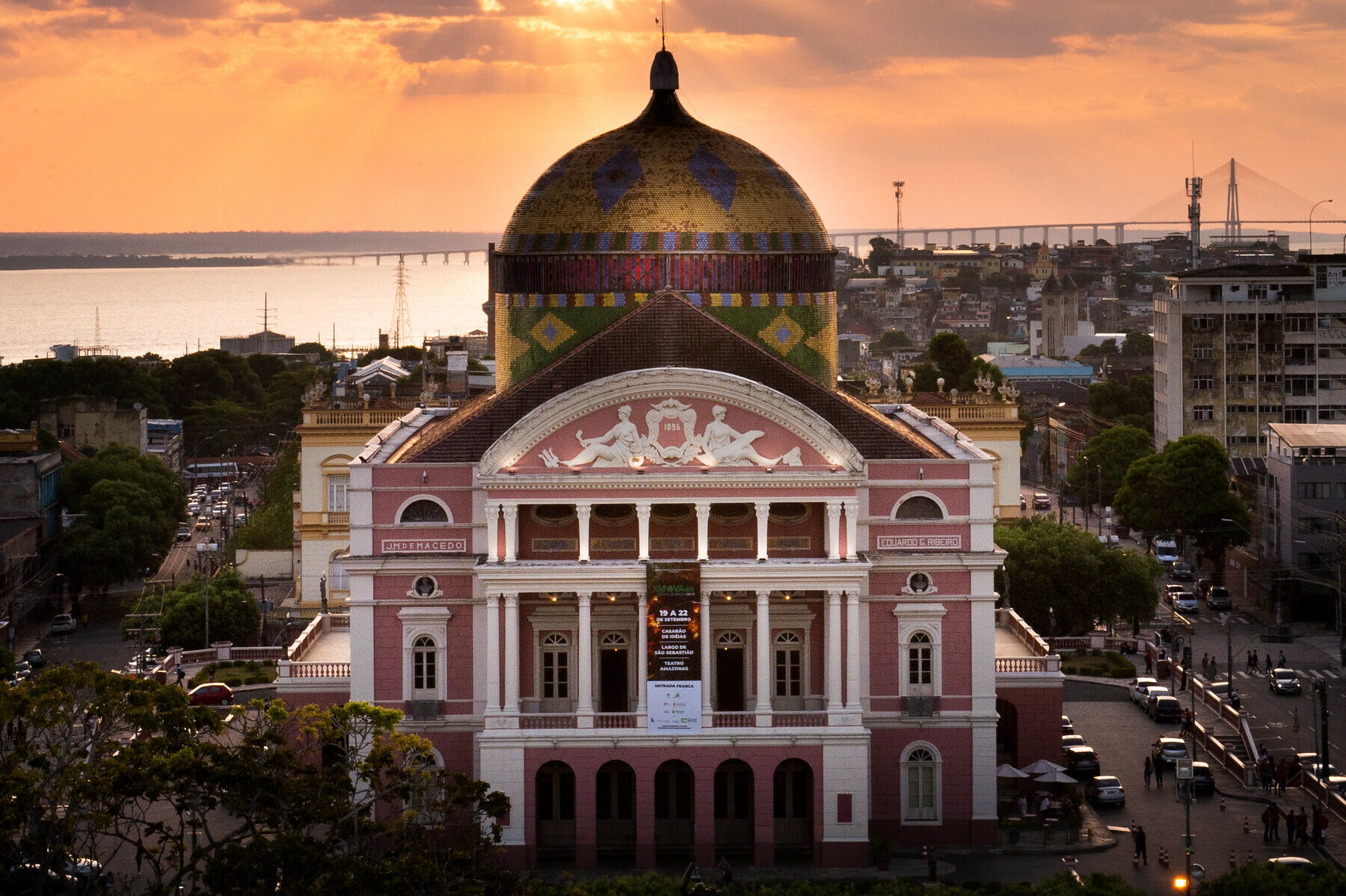 Introdução ao Teatro Amazonas: Um Ícone da Cultura Brasileira