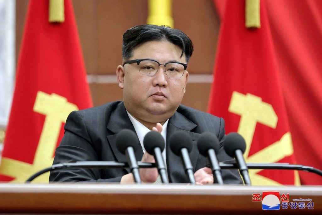 Exercício de "contra-ataque nuclear" é supervisionado pelo líder da Coreia do Norte, Kim Jong-un, segundo agência oficial