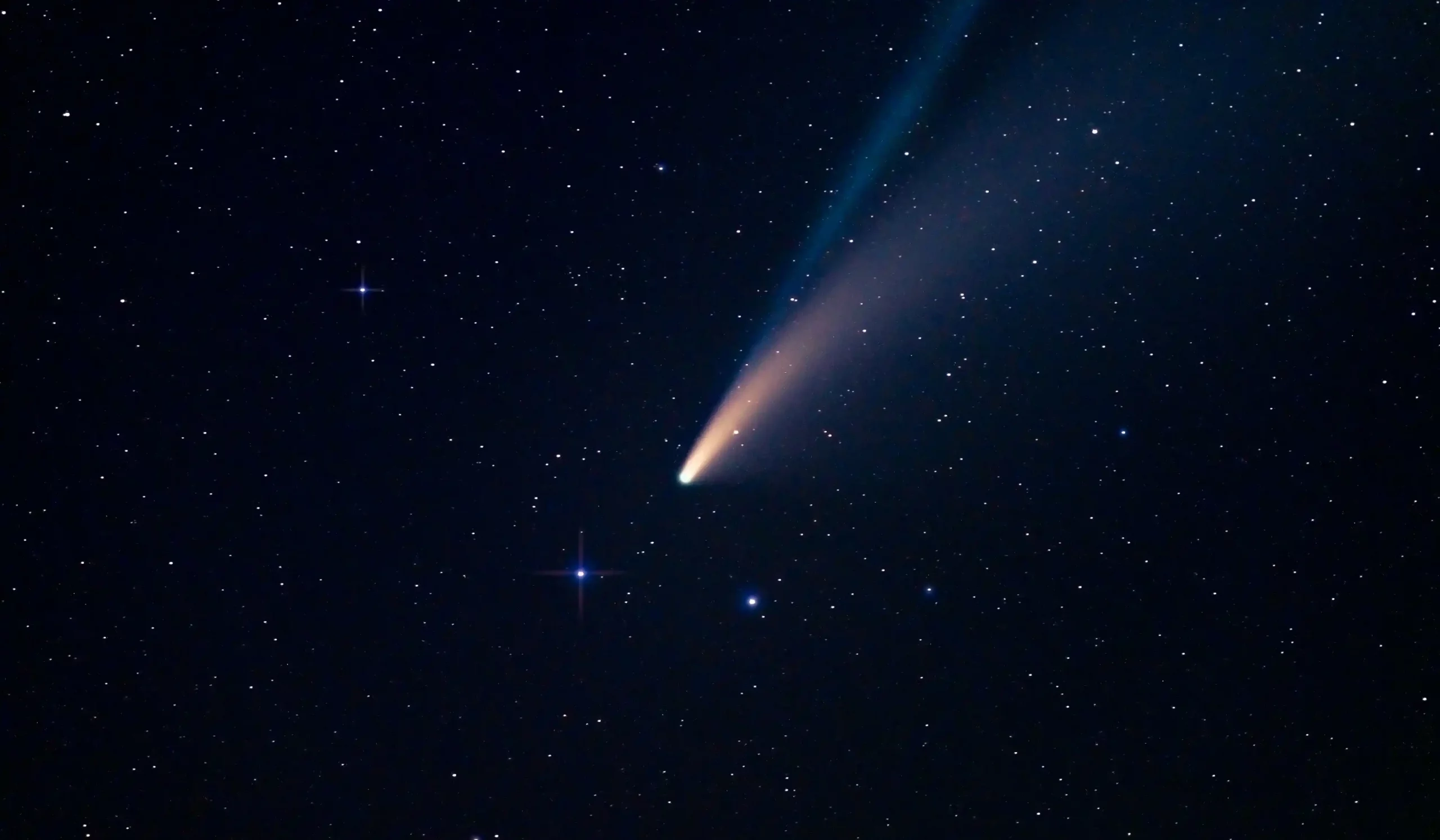 O espetáculo celestial do cometa "Diabo"
