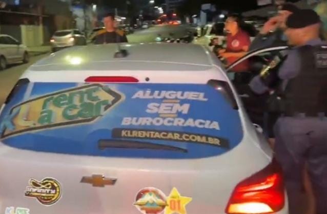 Dupla obrigada motorista de App a dirigir enquanto cometiam crimes em Manaus