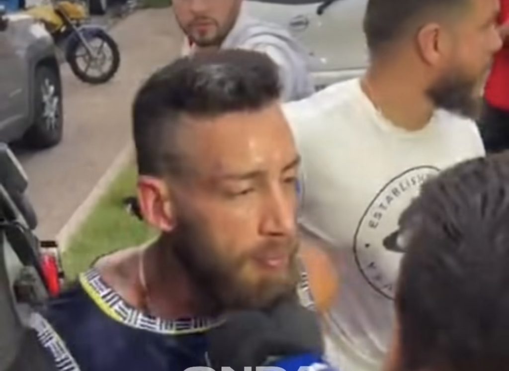 Ouçam as cartas de Cristo", diz irmão de Djidja Cardoso ao chegar na delegacia em Manaus