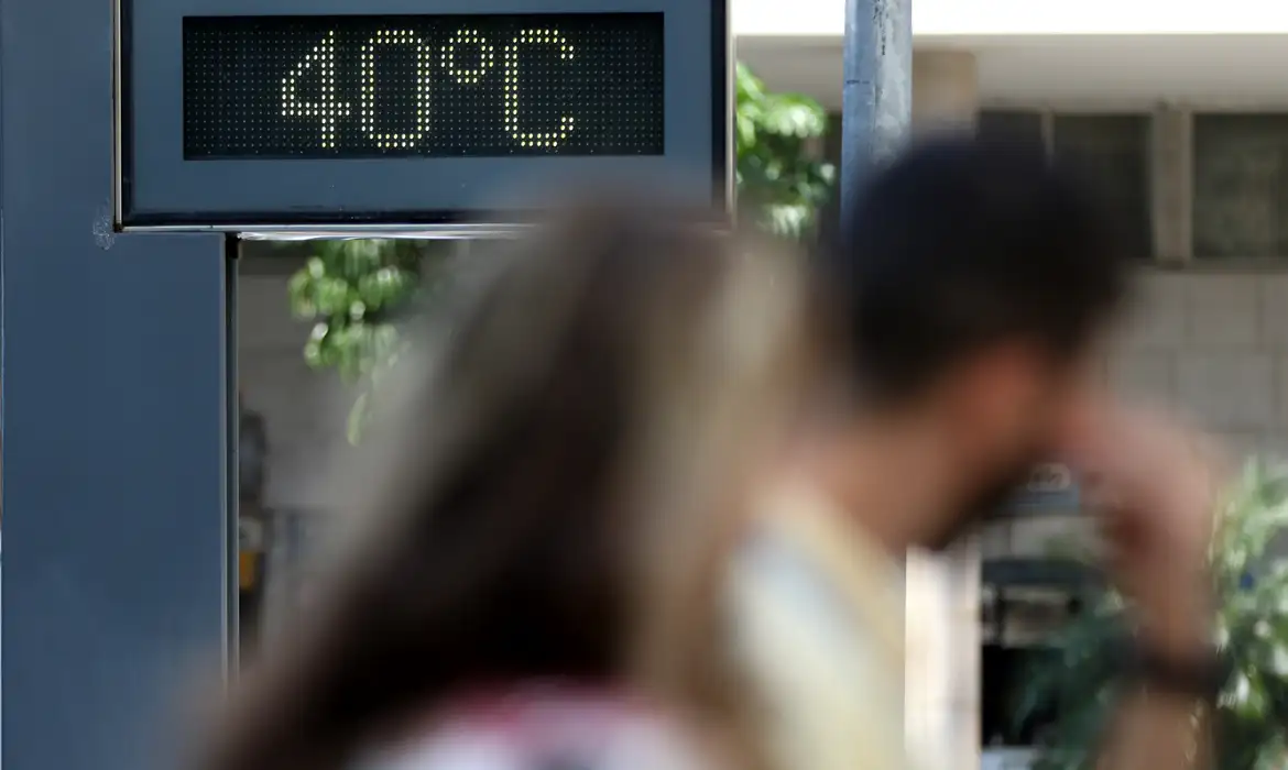Temperatura no planeta vai continuar a aumentar, diz pesquisador