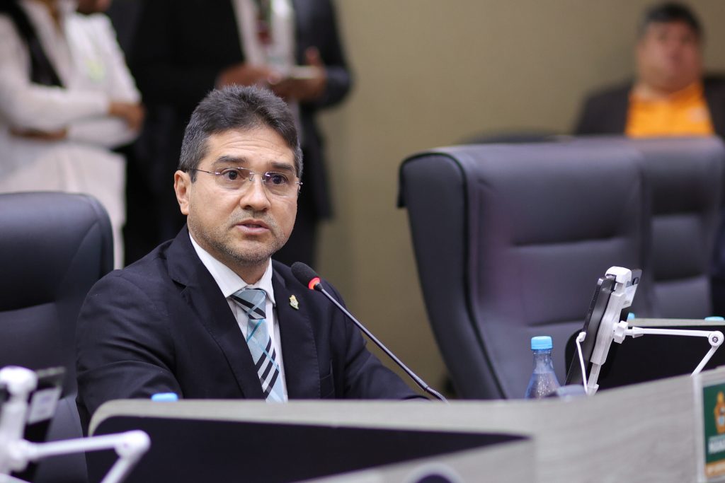 Vereador Jander Lobato passa mal após sessão plenária na CMM