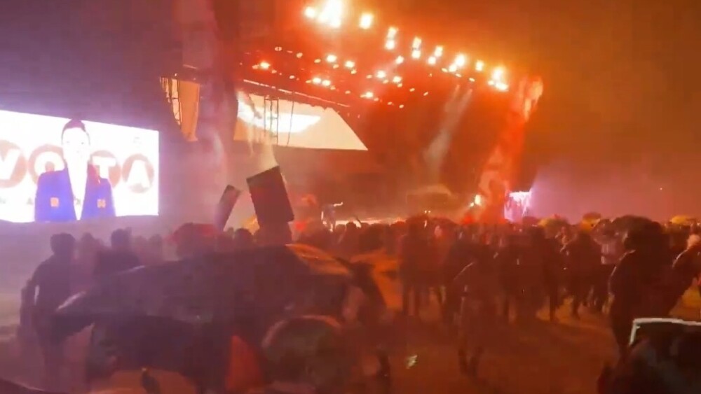 Palco de comício eleitoral desaba durante ventania e mata nove pessoas no México