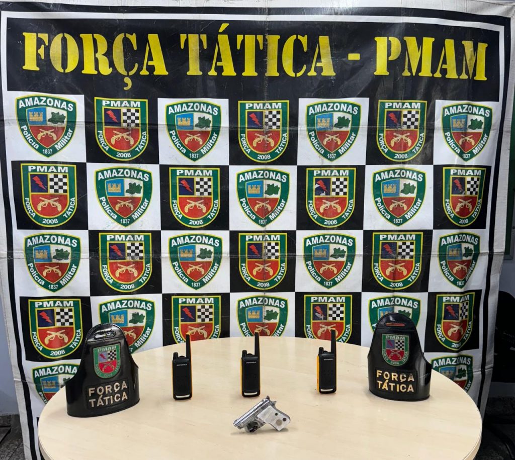 PM apreende arma de fogo e rádios comunicadores na zona oeste de Manaus
