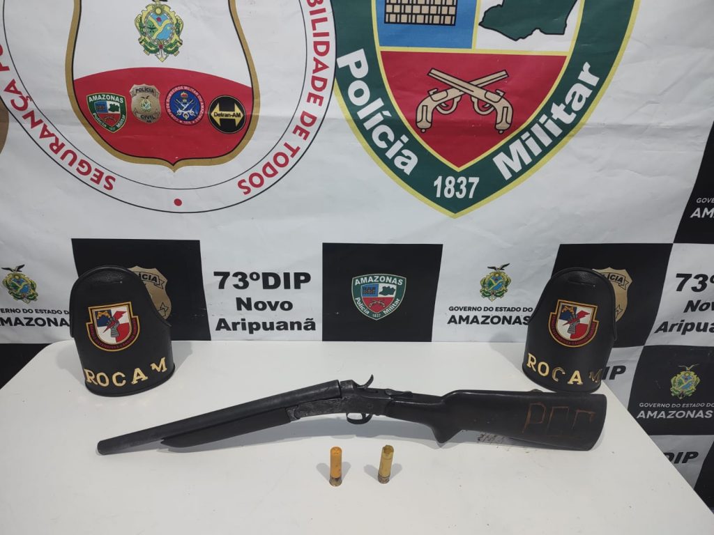 Durante busca, a Rocam localizou uma espingarda de calibre 20 com cano serrado e munições deflagradas e intactas.