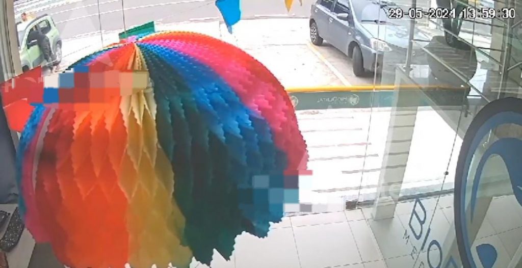 Vídeo mostra momento em que carro de Djidja Cardoso é abandonado em Manaus