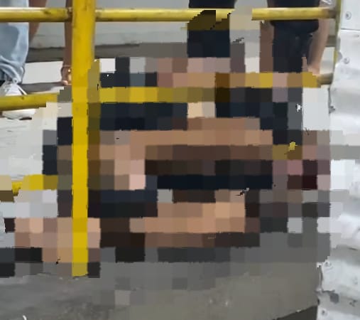 Vídeo: Suspeito de assalto é agredido por passageiros no Terminal 3 em Manaus