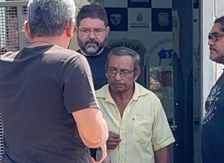 Homem vai à delegacia denunciar roubo e acaba sendo preso por estupro em Manaus