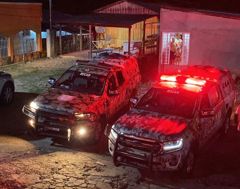 Criminosos invadem clube de tiros, rendem coronel do Exército e roubam arsenal de armas em Manaus