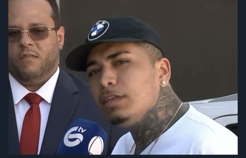 Influenciador tem imagens íntimas vazadas e viraliza na web ao dar entrevista falando sobre o caso; assista