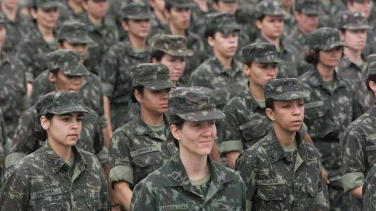 Forças Armadas estudam permitir alistamento de mulheres, mas ainda avaliam quanto vai custar
