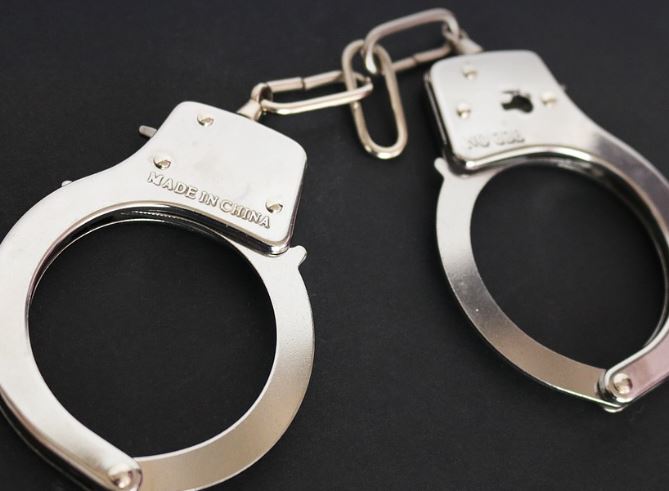 Homem acusa ex de abuso sexual com vibrador após fim do namoro