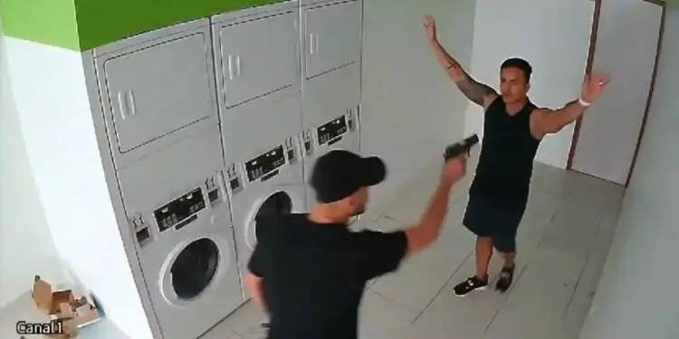 Criminosos roubam arma de tenente de PM em assalto a lavanderia; assista