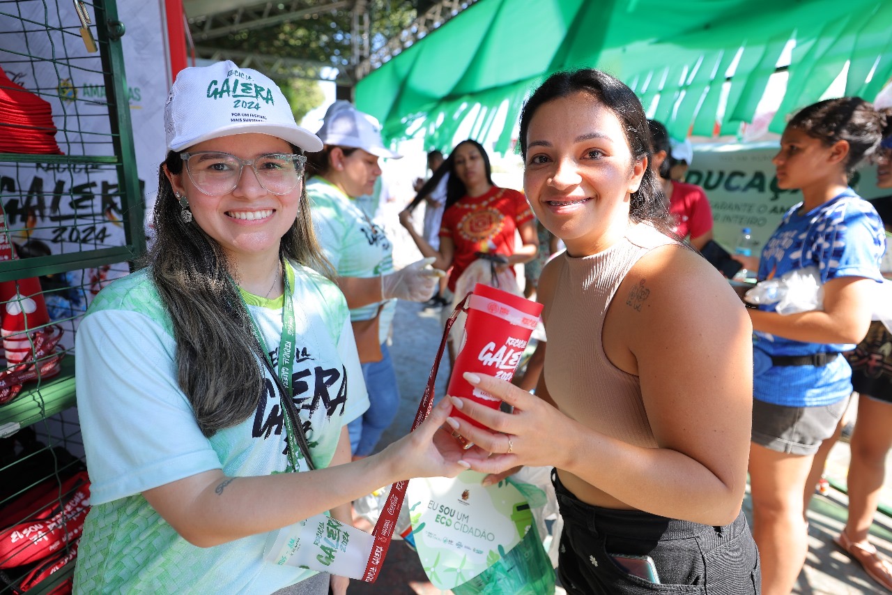 Festival de Parintins 2024: Brindes e atividades do Espaço Sustentável ‘Recicla, Galera’ atraem público