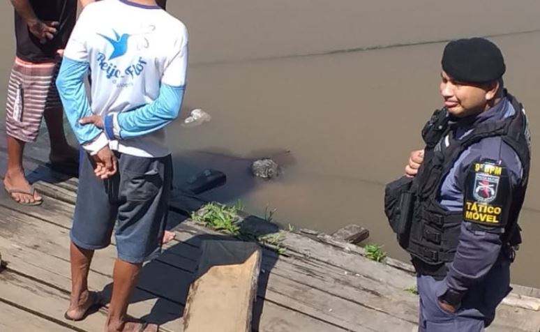 Corpo é encontrado boiando em orla de cidade no Amazonas