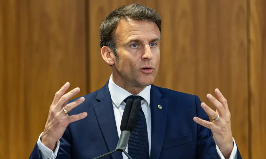 Macron dissolve parlamento e convoca eleição legislativa na França