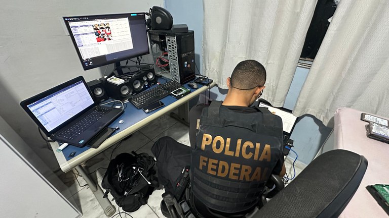 Mais de 20 suspeitos são presos por pornografia infantil em operação da PF no Amazonas e em 11 estados